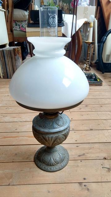 Olielamp antiek beschikbaar voor biedingen