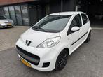 Peugeot 107 1.0-12V 5DRS AUTOMAAT AIRCO TOERENTELLER ORIG NL, Euro 5, Gebruikt, 4 stoelen, Origineel Nederlands
