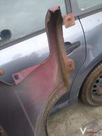 spatbord lv Mercedes 201 met oppervlakte roest, Ophalen, Gebruikt, -, -