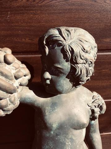 Zeldzaam antiek Bronzen Putti tuinbeeld  beschikbaar voor biedingen