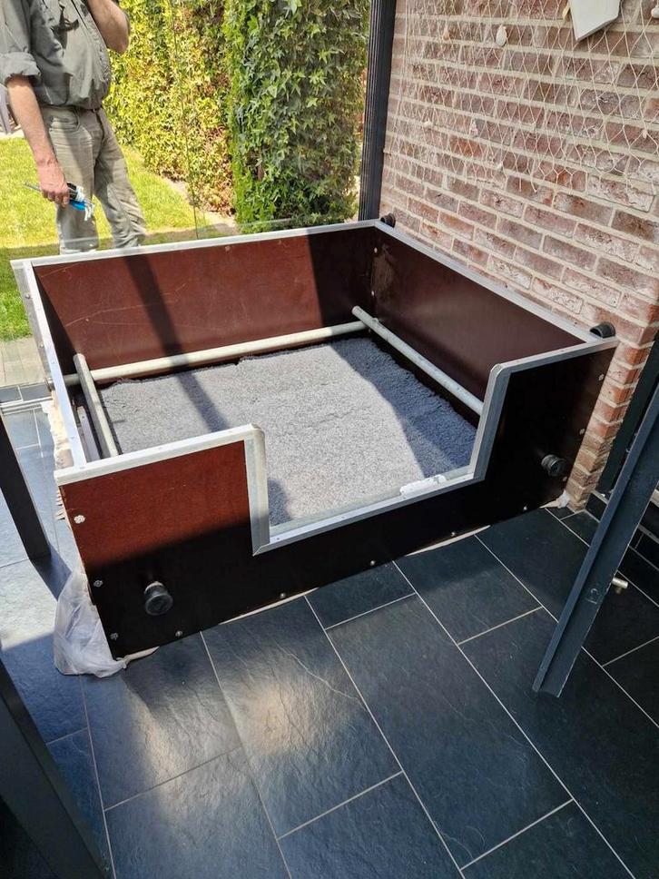 Werpkist voor grote honden (TE HUUR), Dieren en Toebehoren, Hondenhokken, Zo goed als nieuw, 110 cm of meer, Ophalen