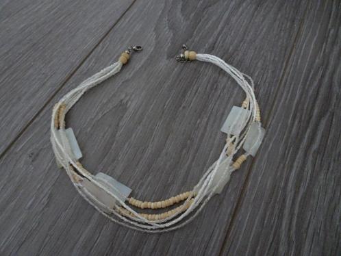 Modieuze zomerse witte ketting met leuke kleine kraaltjes, Sieraden, Tassen en Uiterlijk, Kettingen, Nieuw, Kunststof, Wit, Ophalen of Verzenden