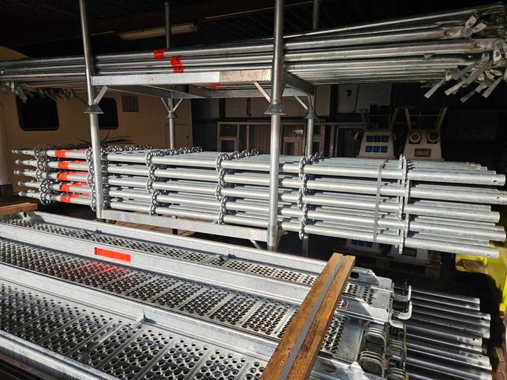 50 stuks staanders 3 mtr.  allround systeemsteiger nieuw, Doe-het-zelf en Verbouw, Steigers, Nieuw, Gevelsteiger, 5 meter of hoger