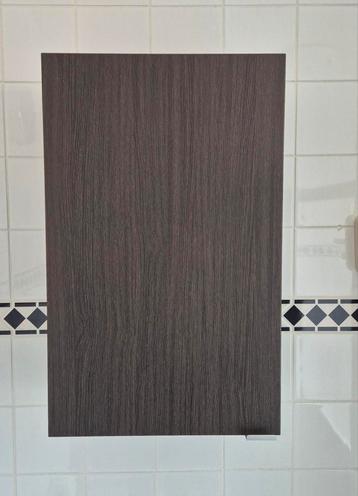 Badkamerkast 40 x 64 x 21 cm kleur donkerbruin. beschikbaar voor biedingen