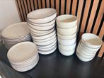 Borden set zo goed als nieuw, Huis en Inrichting, Keuken | Servies, Ophalen, Zo goed als nieuw, Overige stijlen, Bord(en)