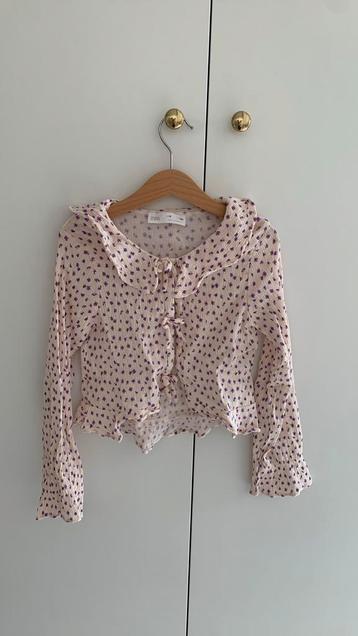 Zara. Top blouse bloemetjes paars. Leuke details. Maat 134 beschikbaar voor biedingen