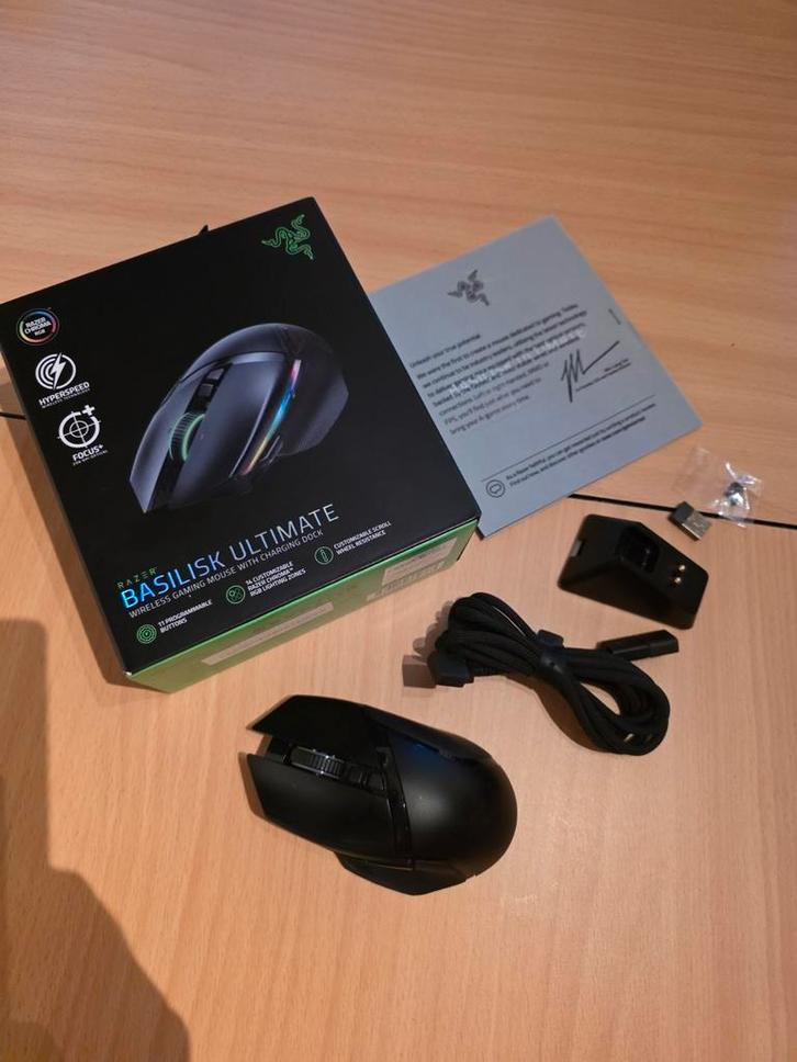 Razer Basilisk Ultimate Draadloze Gaming RGB Muis, Computers en Software, Muizen, Zo goed als nieuw, Muis, Rechtshandig, Draadloos