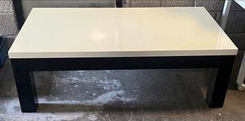 Tv meubel + salontafel hoogglans zwart/wit beschikbaar voor biedingen