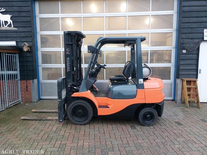 Toyota 7fgf25 triplex sideshift vorkspreider lpg, Zakelijke goederen, Machines en Bouw | Heftrucks en Intern transport