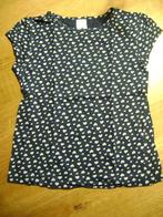 T-shirt donkerblauw met witte hartjes maat 122, Kinderen en Baby's, Kinderkleding | Maat 122, Gebruikt, C&A, Meisje, Ophalen of Verzenden