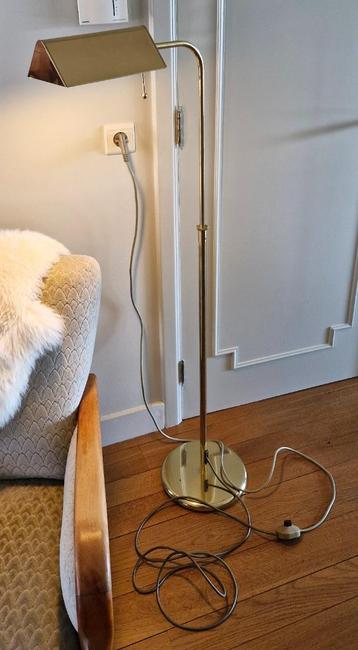 Vintage koperen vloerlamp beschikbaar voor biedingen