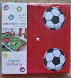 1-persoons voetbal hoeslaken rood met ballen / sterren NIEUW, Eenpersoons, Hoeslaken of Sloop, Nieuw, Ophalen of Verzenden