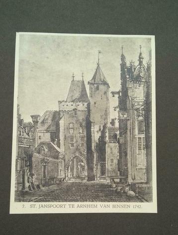 07 / Arnhem St.Janspoort van binnen Lichtdruk 1922 beschikbaar voor biedingen