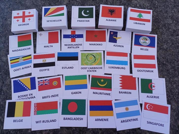 Basisset van 270 verschillende vlaggen (Nederlandstalig), Postzegels en Munten, Munten en Bankbiljetten | Toebehoren, Ophalen of Verzenden