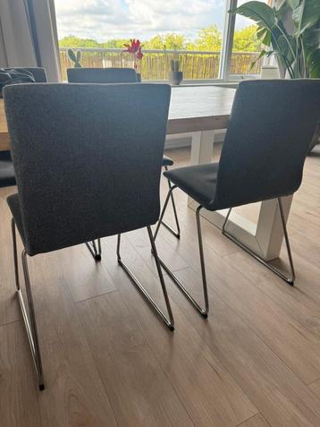 Eetkamerstoel, verchroomd/Gunnared donkergrijs stoelen beschikbaar voor biedingen