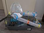 Mooie Ferplast hamsterkooi met verdieping en toebehoren, Dieren en Toebehoren, Knaagdieren en Konijnen | Hokken en Kooien, Kooi