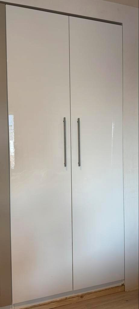 2x Witte IKEA Pax FARDAL Hoogglans Deuren 50x229, Huis en Inrichting, Kasten | Kledingkasten, Zo goed als nieuw, 200 cm of meer