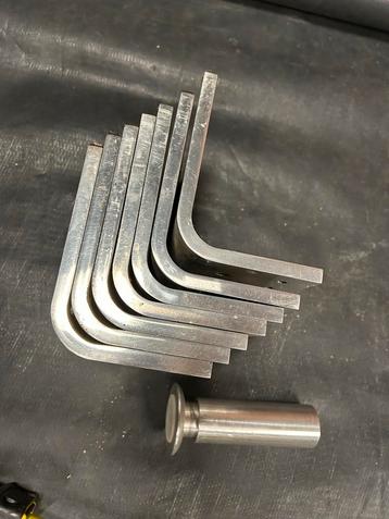 Aluminium Poten: 7 Haaks, 1 Verstelbaar beschikbaar voor biedingen