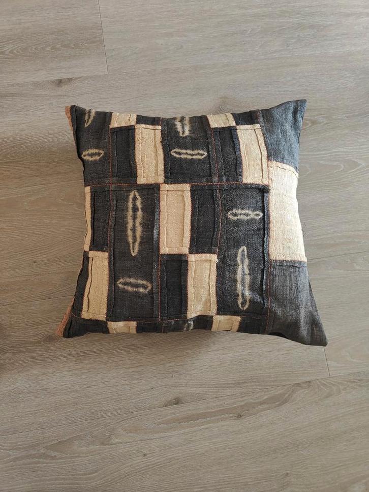Kuba Sierkussen - Afrikaanse Print cushion cover, Huis en Inrichting, Woonaccessoires | Kussens, Zo goed als nieuw, Zwart, Vierkant