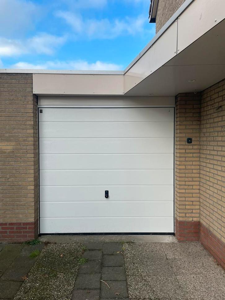 Hormann garagedeur (inclusief motor en afstandsbediening), Doe-het-zelf en Verbouw, Deuren en Horren, Zo goed als nieuw, Garagedeur