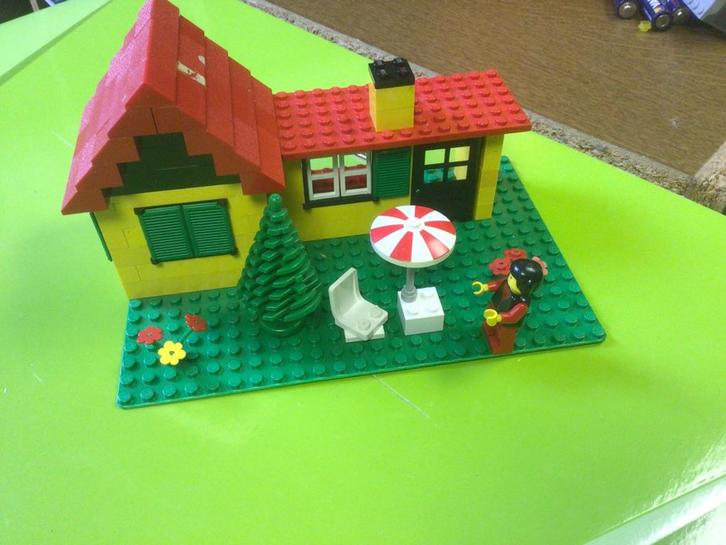 Lego 6365 vintage huis met figuur, Kinderen en Baby's, Speelgoed | Duplo en Lego, Gebruikt, Lego, Losse stenen, Ophalen of Verzenden