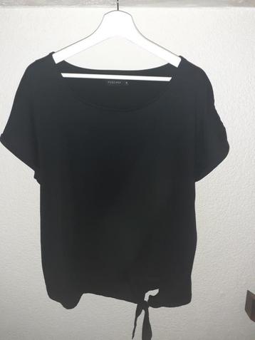 Zwarte Shirt maat XL. beschikbaar voor biedingen