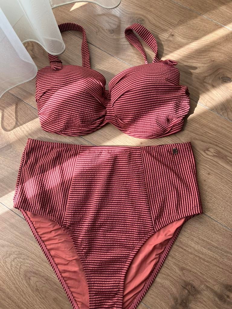 Beachlife bikini, maat 40/38 E, Ophalen of Verzenden, Zo goed als nieuw, Rood, Bikini