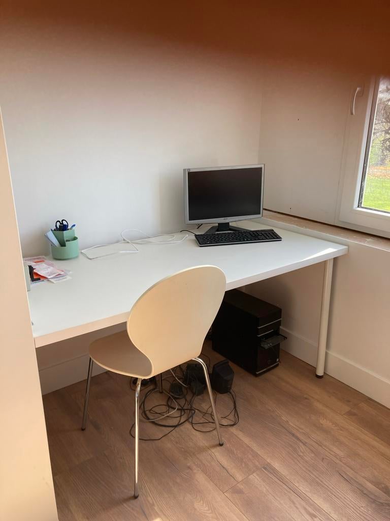 IKEA Linnmon Bureau / Tafel Wit 150x75 cm met Adils Poten, Ophalen, Demontabel, Gebruikt, Spaanplaat of MDF