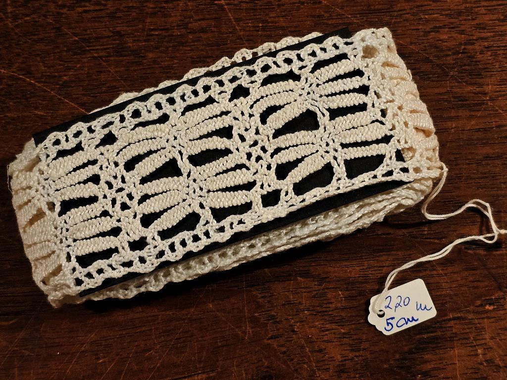 Oud geklost KANT: 2,20 meter lang, 5 cm breed / nr.80, Ophalen of Verzenden, Nieuw, Kant