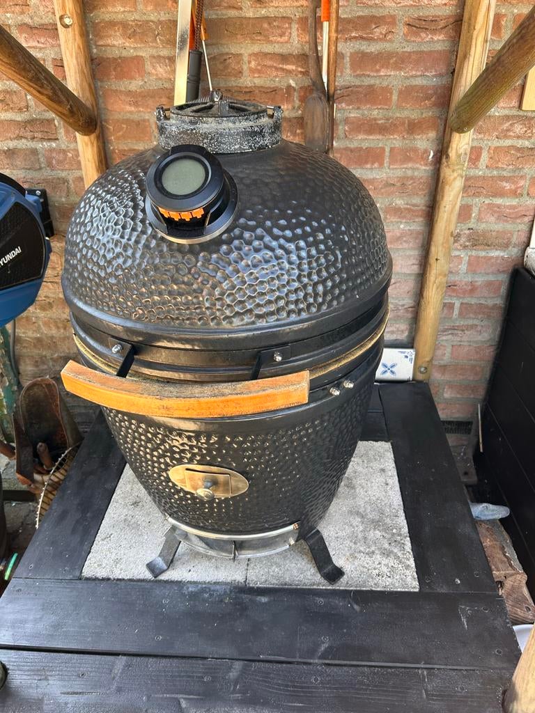 Grote Kamado BBQ met alle toebehoren, gekocht bij Osdorp, Ophalen, Gebruikt, Met accessoires