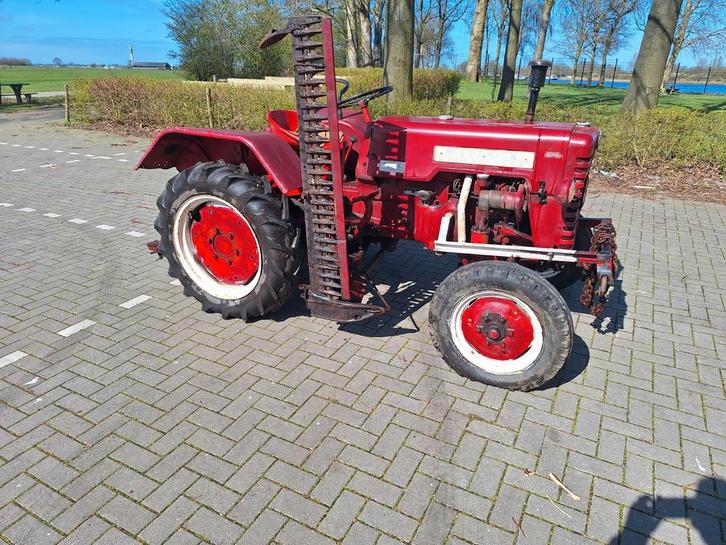 Mc Cormick D214 met maaibalk, Zakelijke goederen, Agrarisch | Werktuigen, Voertechniek, Ophalen of Verzenden