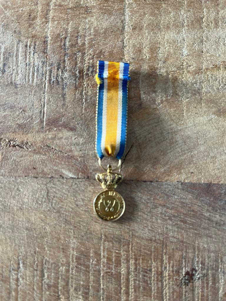 14K Gouden Miniatuur Orde van Oranje-Nassau, Verzamelen, Ophalen, Gebruikt