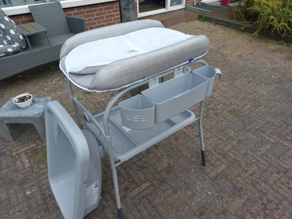 Chico babybadje en aankleeedkussen in 1, Ophalen, Zo goed als nieuw, Badje, Overige merken