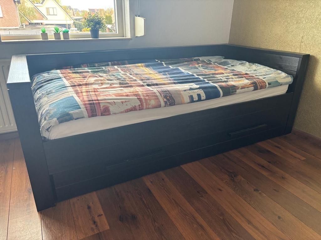 Woood bed met uitschuifbaar logeerbed en lattenbodems, Huis en Inrichting, Ophalen, Gebruikt, 90 cm, Eenpersoons