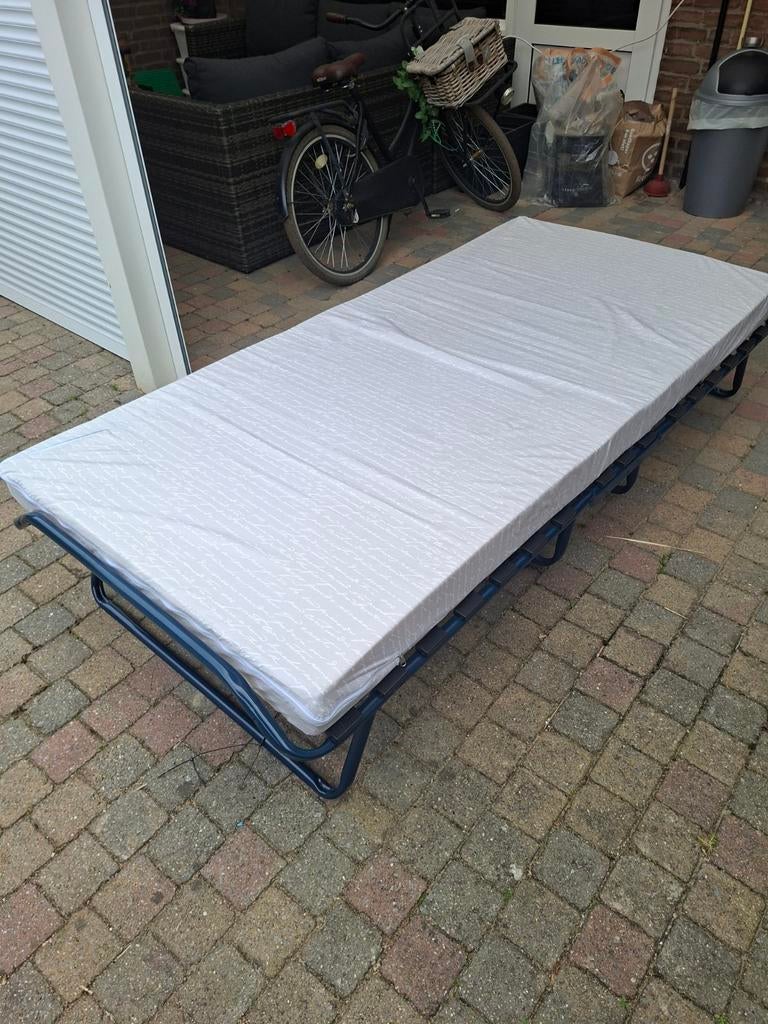 Uitklapbaar bed, Ophalen, Eenpersoons, Blauw, Zo goed als nieuw