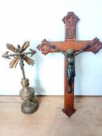 2 Antieke Heilige Beelden: Kruisbeeld & Tafelkruis, Ophalen of Verzenden
