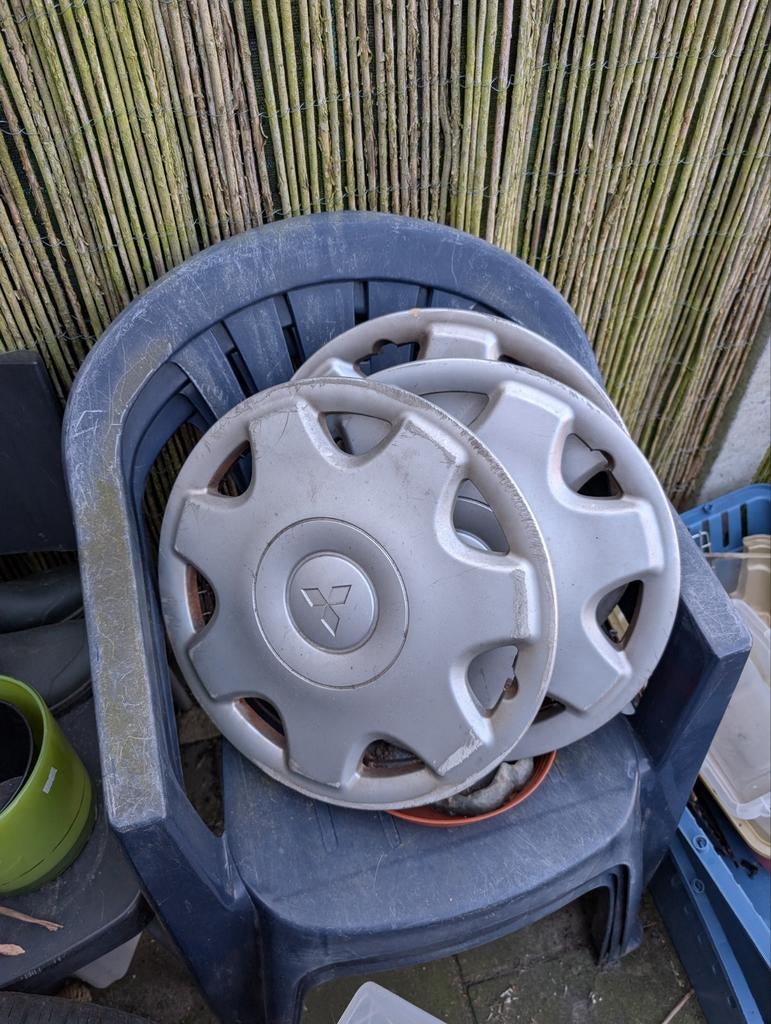 Wieldoppen Mitsubishi 3x, Ophalen, Gebruikt