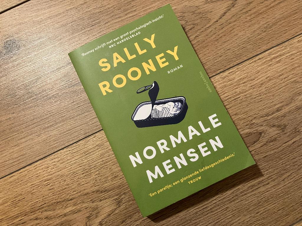 Sally Rooney - Normale mensen, Ophalen of Verzenden, Zo goed als nieuw
