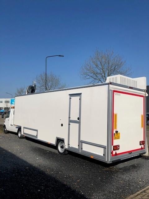 Vredeveld verkoopwagen  8.5 m ,  friet /Vis/foodtruck/enz, Zakelijke goederen, Partijgoederen en Retail | Verkoopwagens, Ophalen