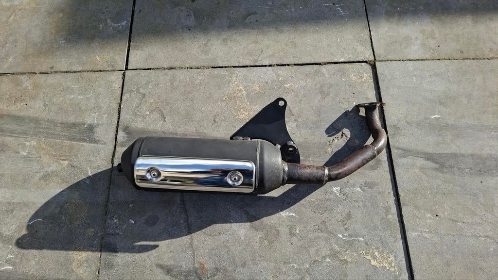 Uitlaat Yamaha Aerox, Ophalen, Uitlaat