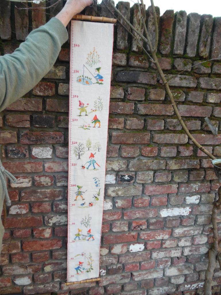 geborduurde groeimeter met kabouters, Ophalen of Verzenden, Gebruikt