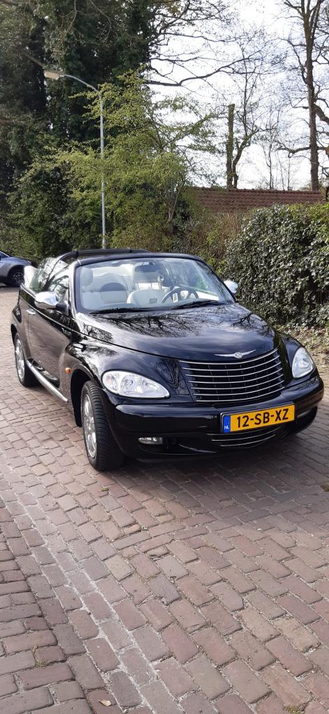 Chrysler PT Cruiser 2.4 I 16V Cabrio AUT 2005 Zwart, Auto's, 450 kg, Beige, Cabriolet, 4 stoelen
