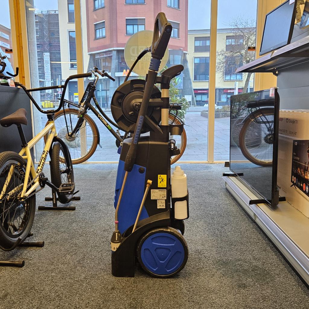 Nilfisk MC 4M 160/620 XT Hogedrukreiniger + Hydroscrub P300, Doe-het-zelf en Verbouw, Reinigingsmachines, DKNY, Zo goed als nieuw