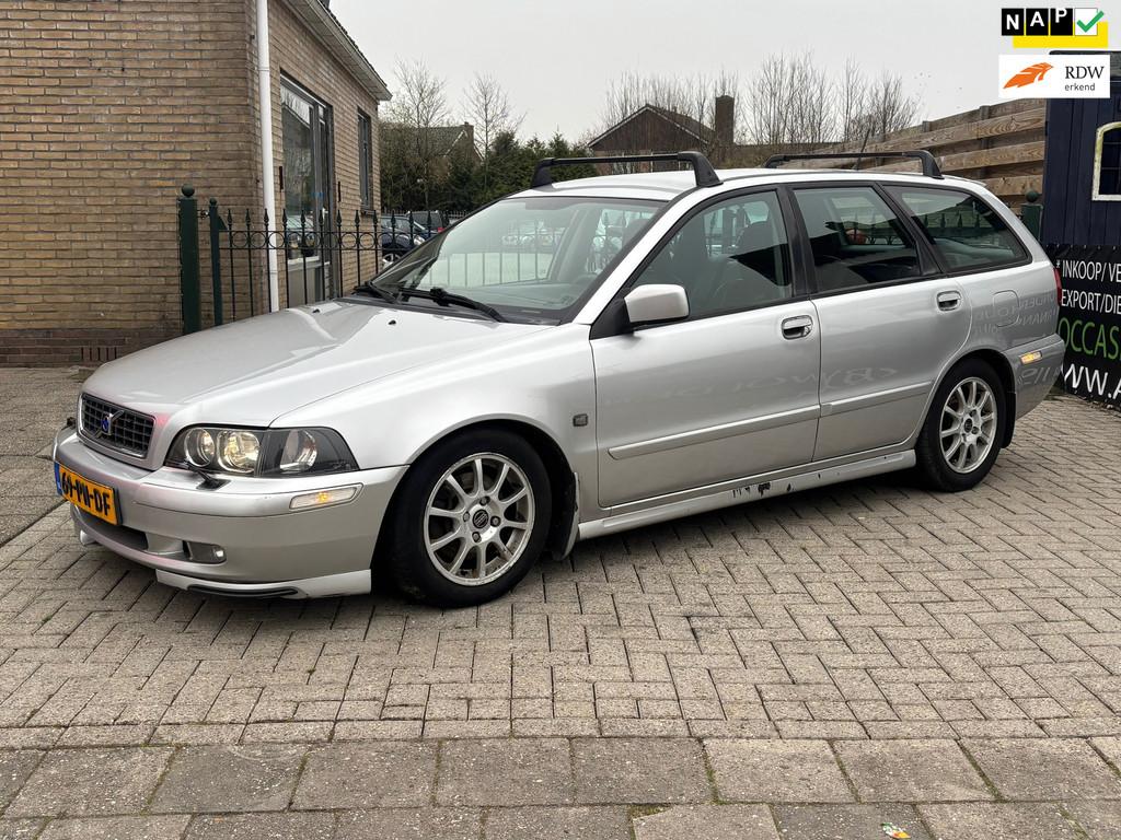 Volvo V40 1.9 D Polar airco, trekhaak, stoelverwarming en no, Auto's, Volvo, Voorwielaandrijving, Elektrische ramen, Gebruikt