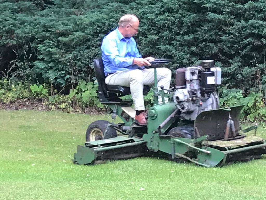 Grasmaaier voor groot gazon, Gebruikt, Versnellingen, Ophalen of Verzenden, Benzine-grasmaaier