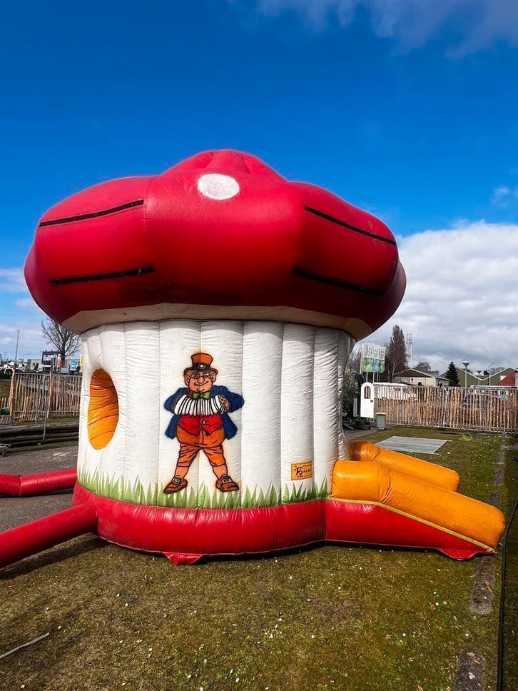 Springkussen Paddenstoel ongeveer 4 meter diameter, Gebruikt, Niet ingevuld, Niet ingevuld, Ophalen