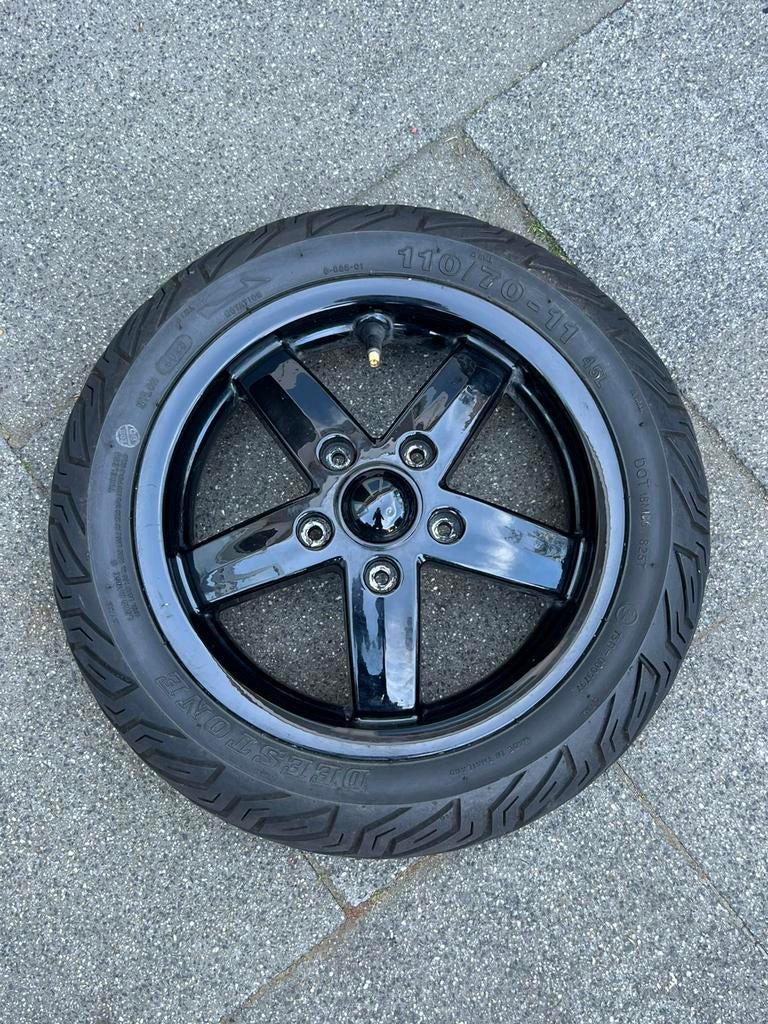 Vespa LX/S voorvelg met nieuwe band, Ophalen of Verzenden, Zo goed als nieuw, Overige typen, Vespa