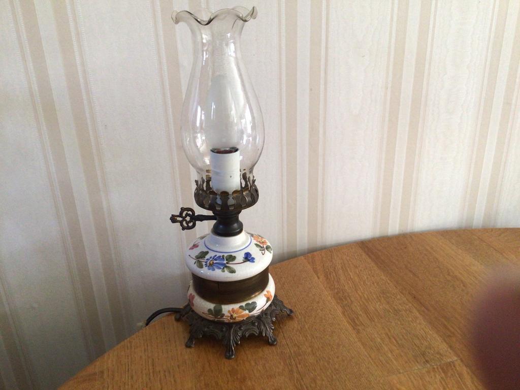 Olielamp met 220 volt verlichting, Ophalen