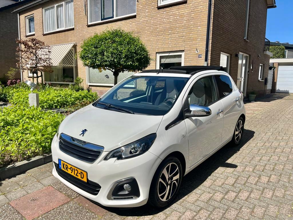 Peugeot 108 Allure Top, cabrio, 45000 km 5 drs 11-2016, Voorwielaandrijving, Stof, 4 stoelen, Wit