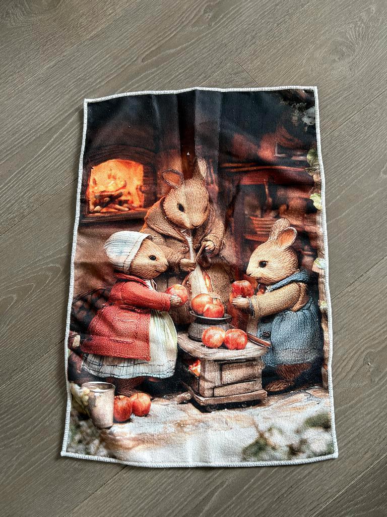 Beatrix Potter Peter Rabbit familie bakken appeltaart, Huis en Inrichting, Ophalen of Verzenden, Nieuw, Overige kleuren, Theedoek of Handdoek